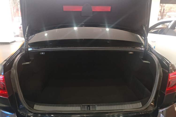 Used Volkswagen Magotan 2020 330TSI DSG Luxury Edition Trunk