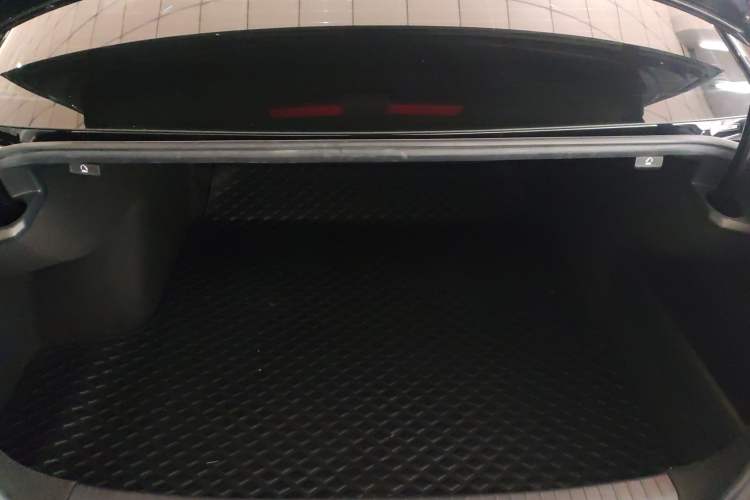 Used Volkswagen Magotan 2020 330TSI DSG Leading Model Trunk