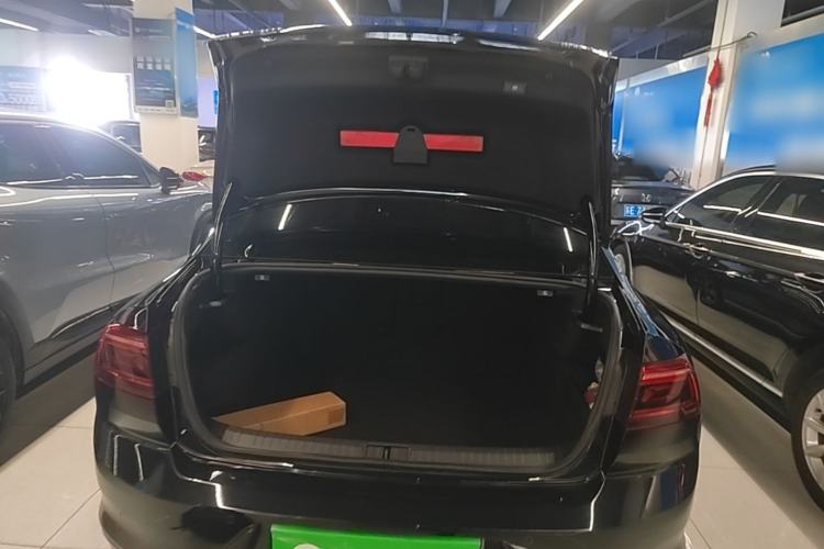 Used Volkswagen Magotan 2020 330TSI DSG Luxury Edition Trunk