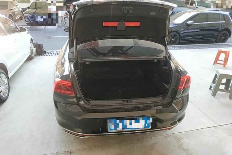 Used Volkswagen Magotan 2020 330TSI DSG Leading Model Trunk