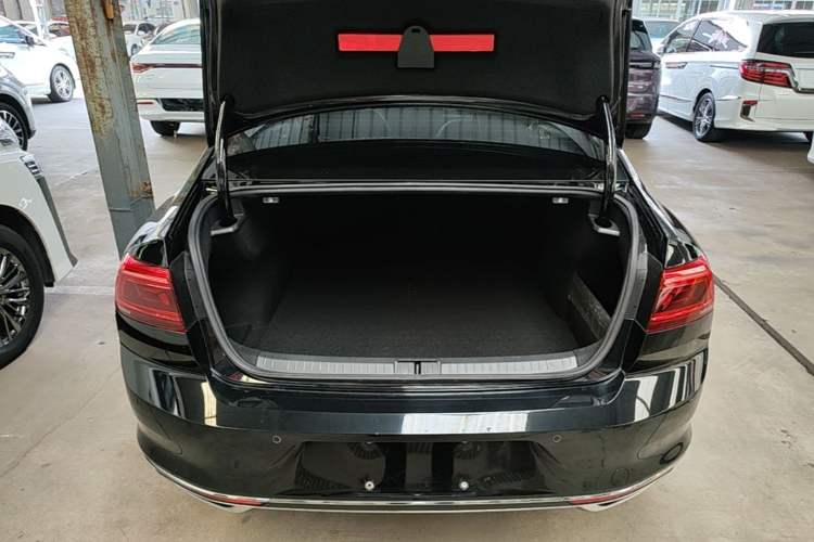 Used Volkswagen Magotan 2020 330TSI DSG Leading Model Trunk