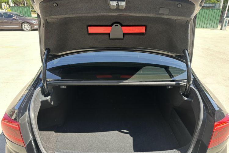 Used Volkswagen Magotan 2020 330TSI DSG Leading Model Trunk