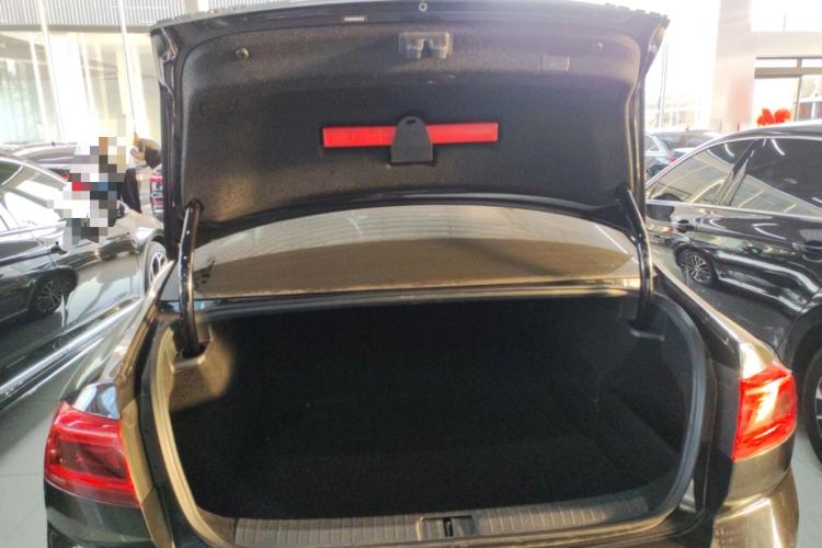 Used Volkswagen Magotan 2020 280TSI DSG Comfort Edition Trunk