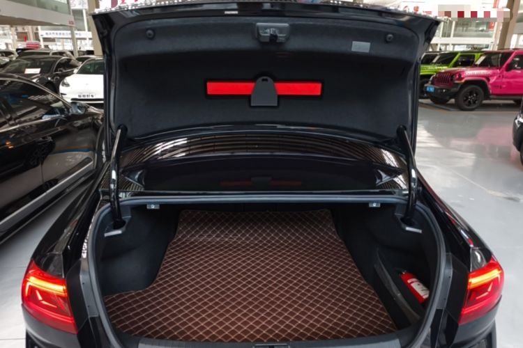 Used Volkswagen Magotan 2020 330TSI DSG Leading Model Trunk
