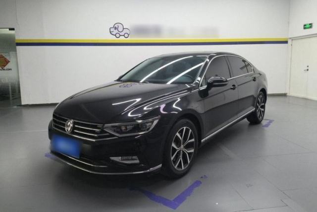 Ojetý Volkswagen Magotan 2020 330TSI DSG Leading Model
