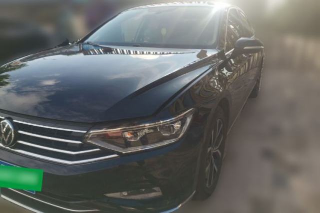 Ojetý Volkswagen Magotan 2020 330TSI DSG Leading Model