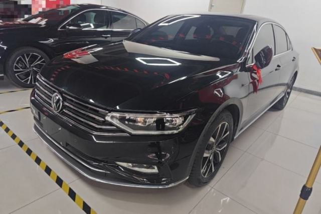 Ojetý Volkswagen Magotan 2020 330TSI DSG Leading Model