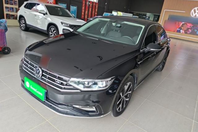 Ojetý Volkswagen Magotan 2020 330TSI DSG Leading Model