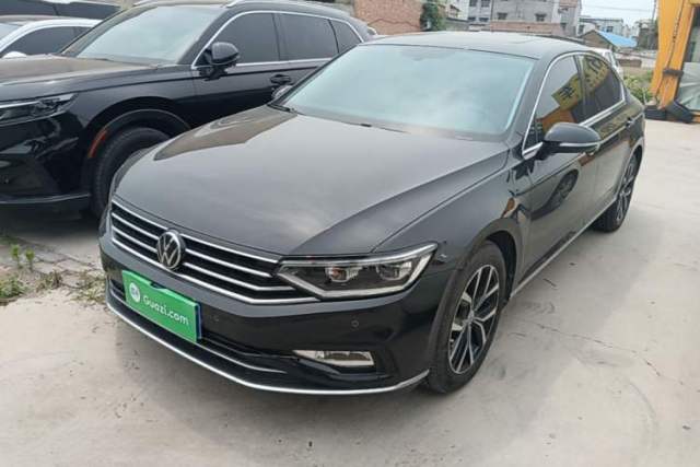 Ojetý Volkswagen Magotan 2020 330TSI DSG Leading Model