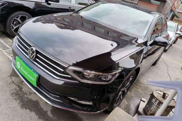 Ojetý Volkswagen Magotan 2020 330TSI DSG Leading Model