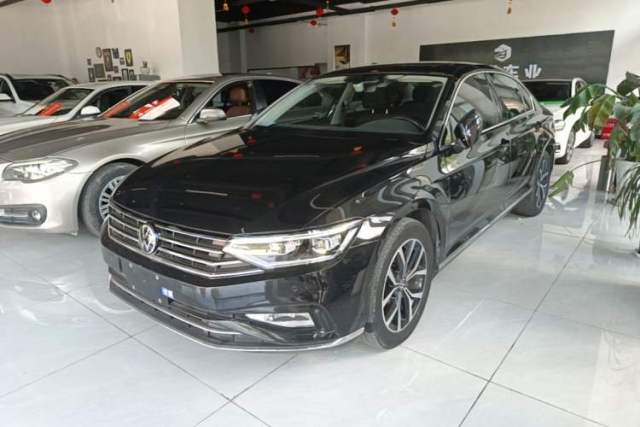 Ojetý Volkswagen Magotan 2020 330TSI DSG Leading Model