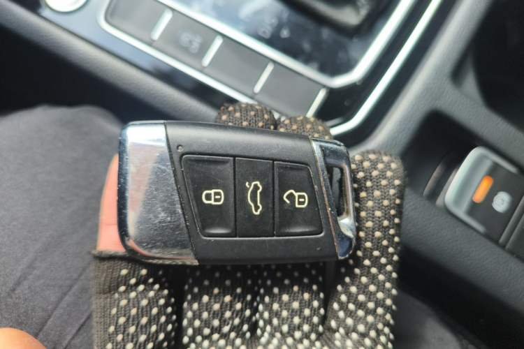 Used Volkswagen Magotan 2020 330TSI DSG Leading Model Vehicle Key