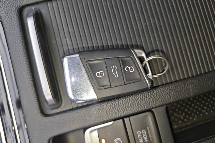 Used Volkswagen Magotan 2020 330TSI DSG Leading Model Vehicle Key