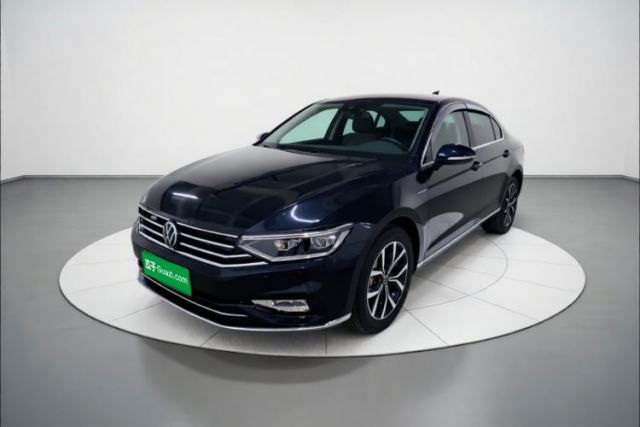 Ojetý Volkswagen Magotan 2020 330TSI DSG Leading Model