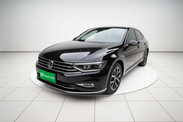 Ojetý Volkswagen Magotan 2020 330TSI DSG Leading Model