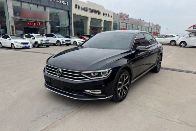 Ojetý Volkswagen Magotan 2020 330TSI DSG Leading Model