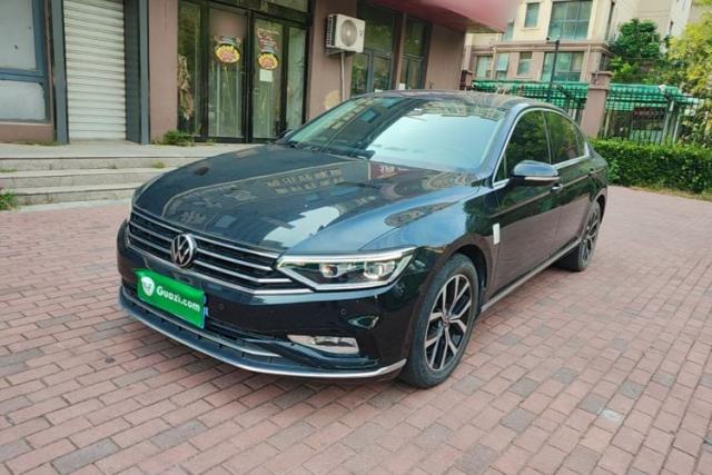 Ojetý Volkswagen Magotan 2020 330TSI DSG Leading Model
