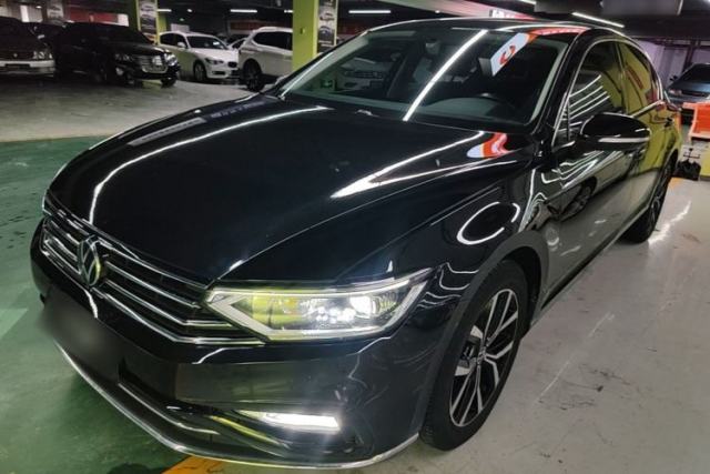 Używany Volkswagen Magotan 2020 330TSI DSG Leading Model