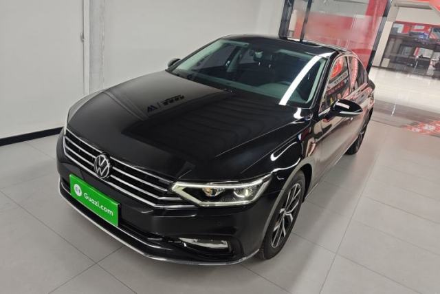 Ojetý Volkswagen Magotan 2020 330TSI DSG Leading Model