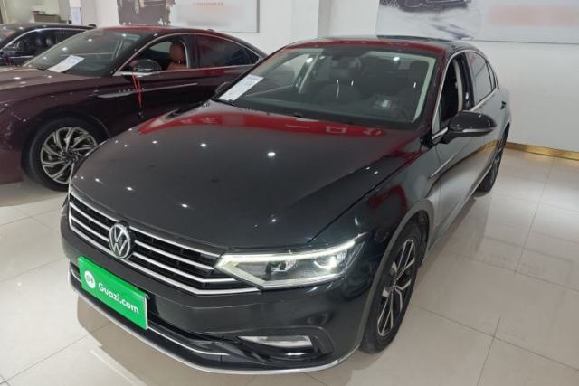 Ojetý Volkswagen Magotan 2020 330TSI DSG Leading Model
