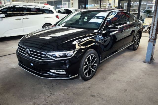 Ojetý Volkswagen Magotan 2020 330TSI DSG Leading Model