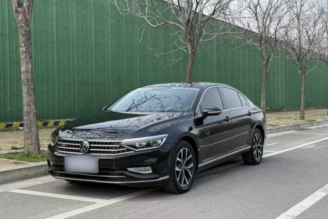 Ojetý Volkswagen Magotan 2020 330TSI DSG Leading Model