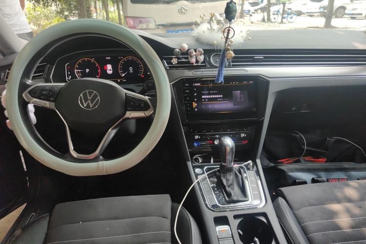 Used Volkswagen Magotan 2020 330TSI DSG Luxury Edition Center Console