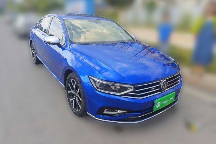 Used Volkswagen Magotan 2020 330TSI DSG Leading Model Front Right 45 Deg