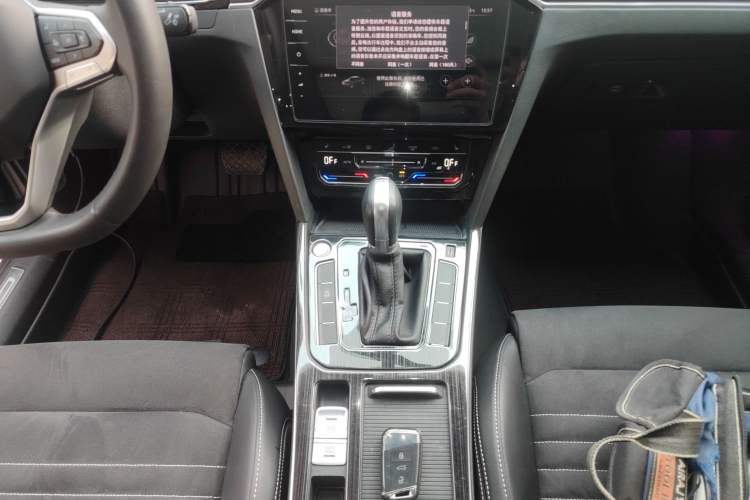 Used Volkswagen Magotan 2020 330TSI DSG Luxury Edition Gear Lever