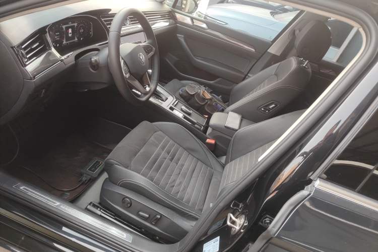 Used Volkswagen Magotan 2020 330TSI DSG Luxury Edition Left Front Seat