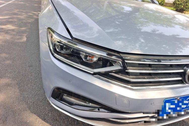 Used Volkswagen Magotan 2020 380TSI DSG Luxury Version Right Front Headlight