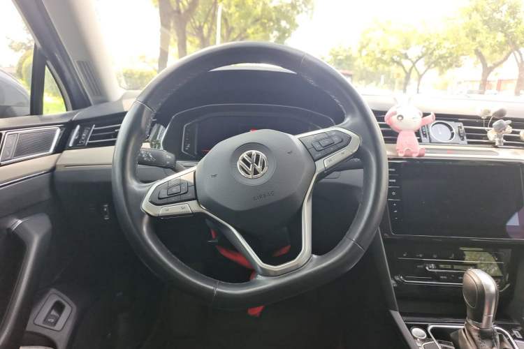 Used Volkswagen Magotan 2020 380TSI DSG Luxury Version Steering Wheel