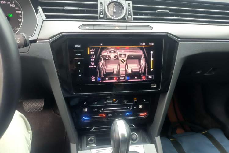 Used Volkswagen Magotan 2020 330TSI DSG Leading Model Audio And AC Panel