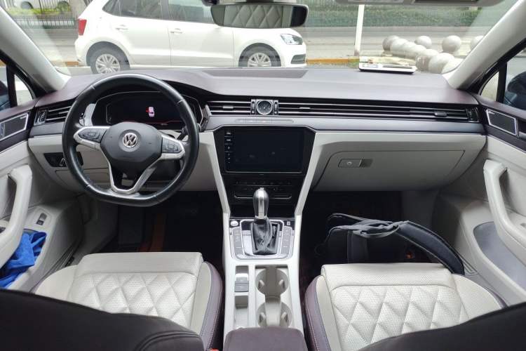 Used Volkswagen Magotan 2020 380TSI DSG Flagship Edition Center Console