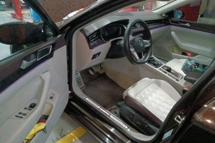 Used Volkswagen Magotan  Driver Seat