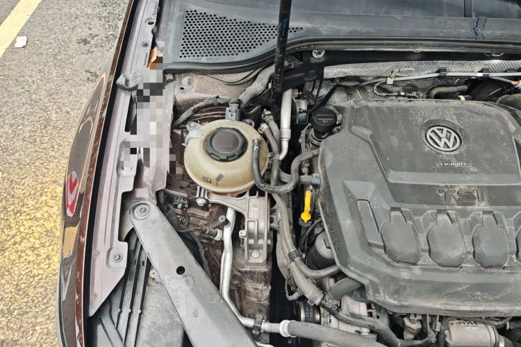Used Volkswagen Magotan 2020 330TSI DSG Luxury Edition Engine Bay Right
