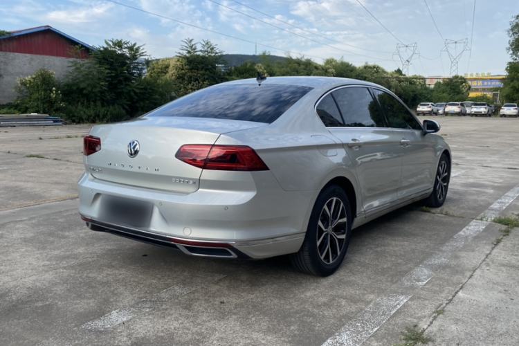 Used Volkswagen Magotan 2020 330TSI DSG Leading Model Exterior 4