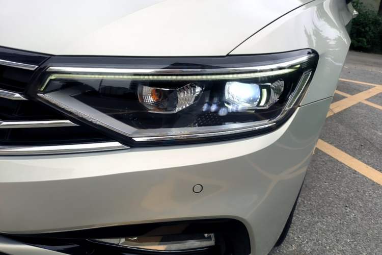 Used Volkswagen Magotan 2020 330TSI DSG Leading Model Left Front Headlight