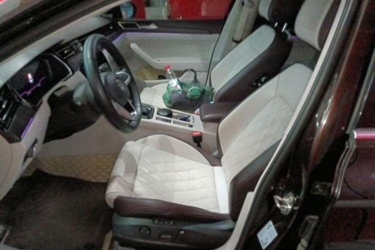 Used Volkswagen Magotan  Left Front Seat