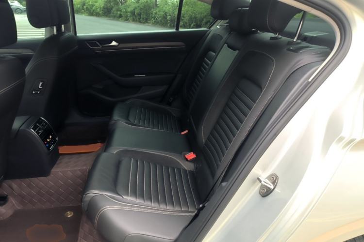 Used Volkswagen Magotan 2020 330TSI DSG Leading Model Left Rear Seat