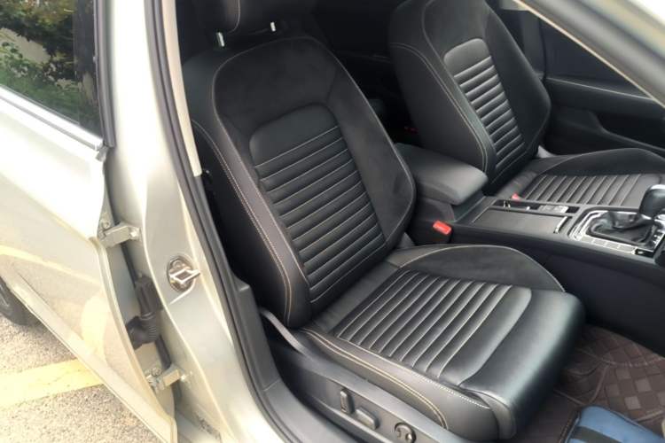 Used Volkswagen Magotan 2020 330TSI DSG Leading Model Right Front Seat