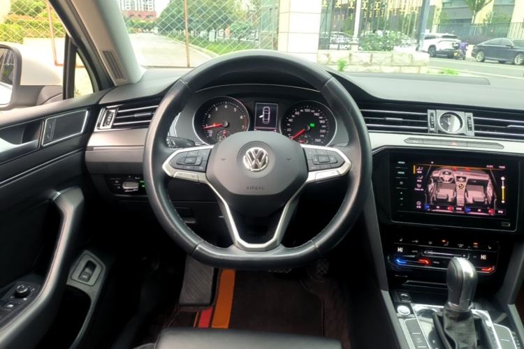 Used Volkswagen Magotan 2020 330TSI DSG Leading Model Steering Wheel