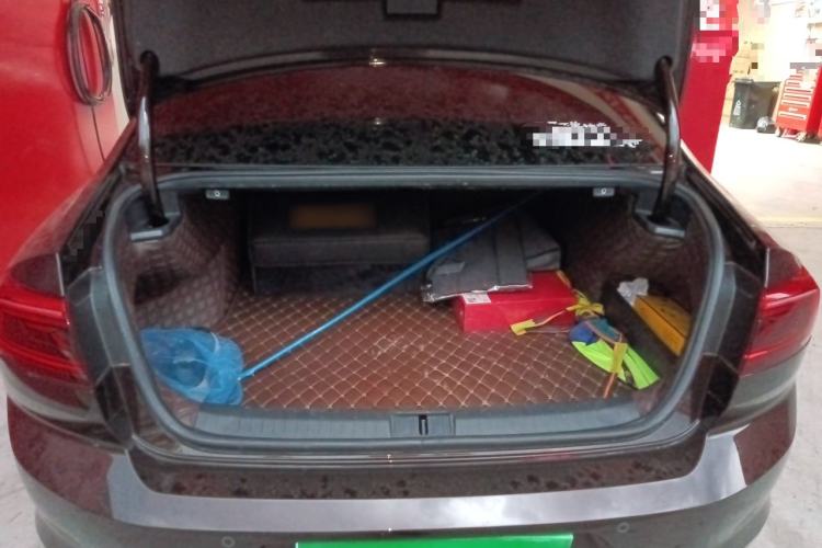 Used Volkswagen Magotan  Trunk
