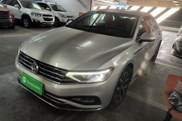 Ojetý Volkswagen Magotan 2020 330TSI DSG Leading Model
