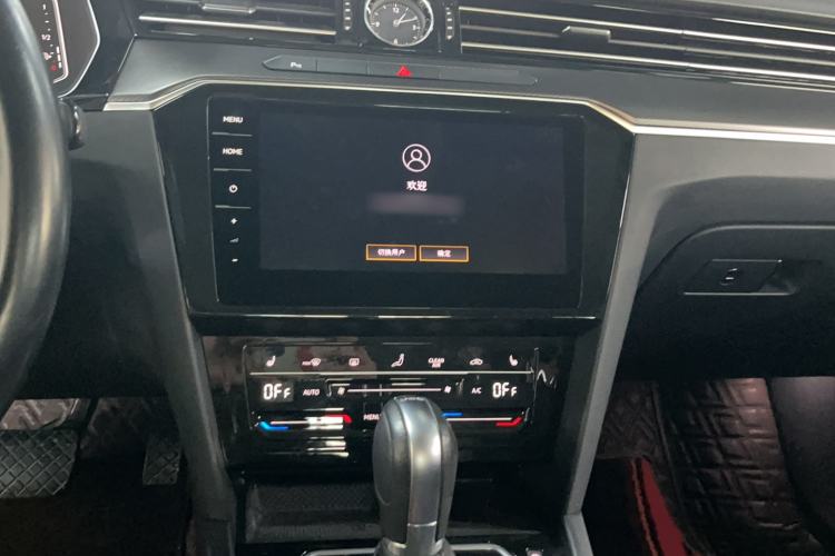Used Volkswagen Magotan 2020 330TSI DSG Luxury Edition Audio And AC Panel