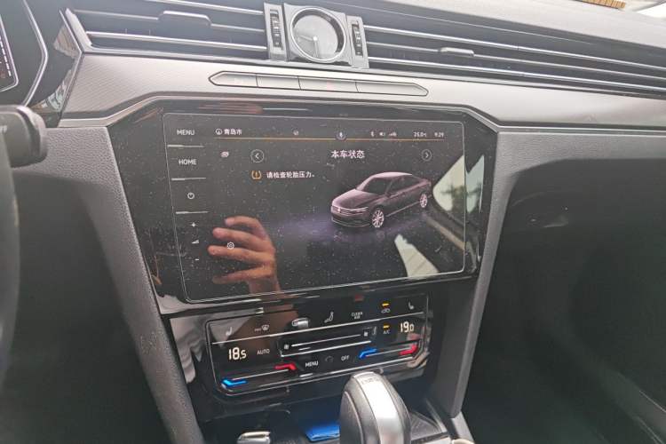 Used Volkswagen Magotan 2020 330TSI DSG Luxury Edition Audio And AC Panel