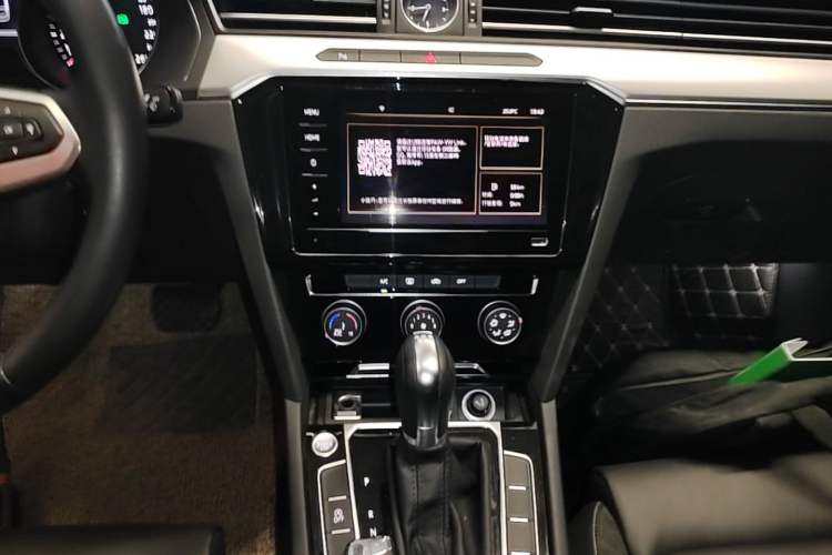 Used Volkswagen Magotan 2020 280TSI DSG Comfort Edition Audio And AC Panel