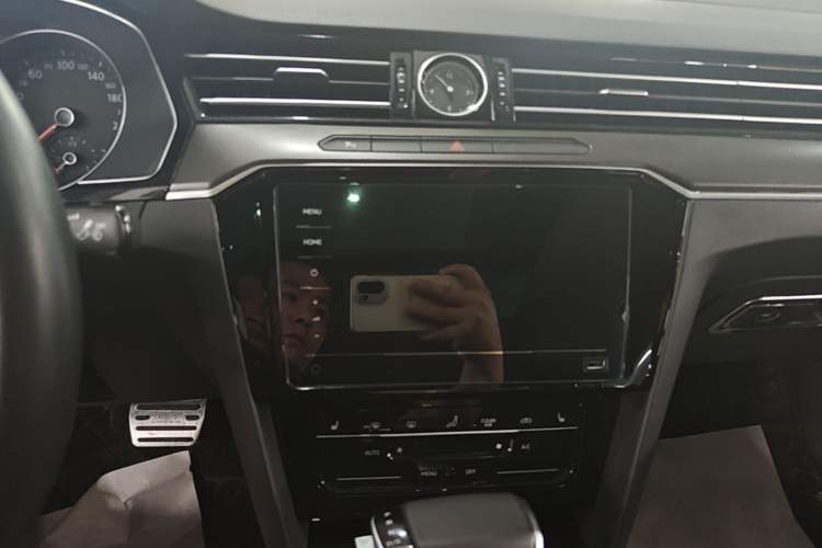 Used Volkswagen Magotan 2020 330TSI DSG Leading Model Audio And AC Panel