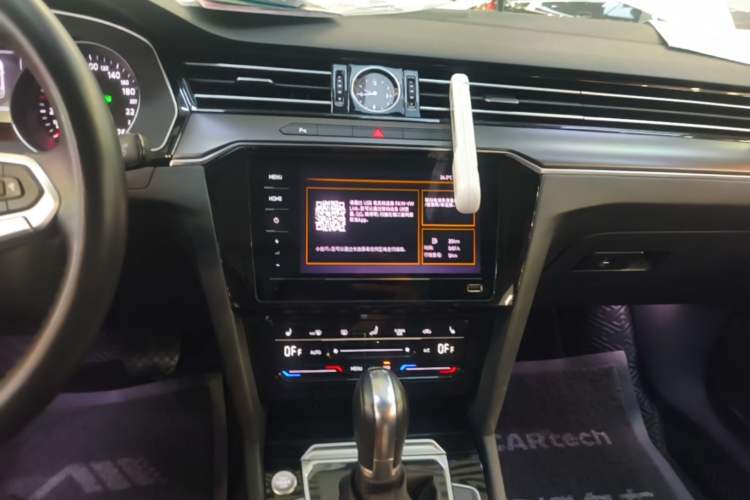 Used Volkswagen Magotan 2020 330TSI DSG Leading Model Audio And AC Panel