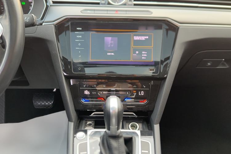 Used Volkswagen Magotan 2020 330TSI DSG Leading Model Audio And AC Panel